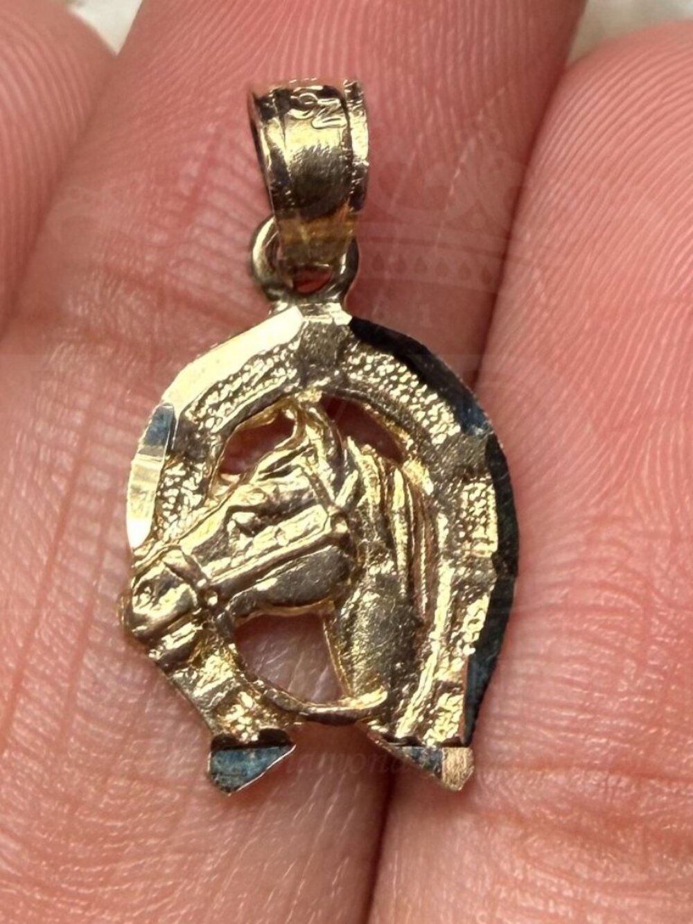 14K Yellow Gold Lucky Horse Shoe Pendant